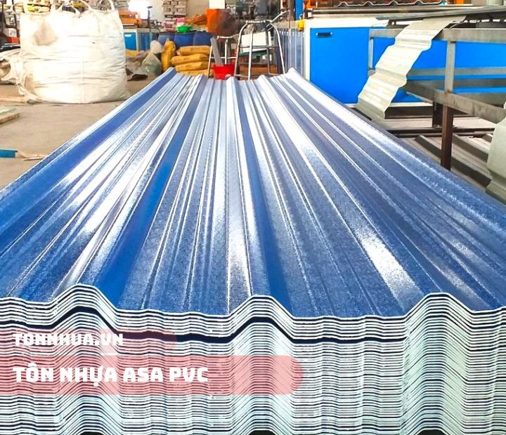 Cấu trúc 4 lớp tạo nên tấm tôn nhựa chống va đập